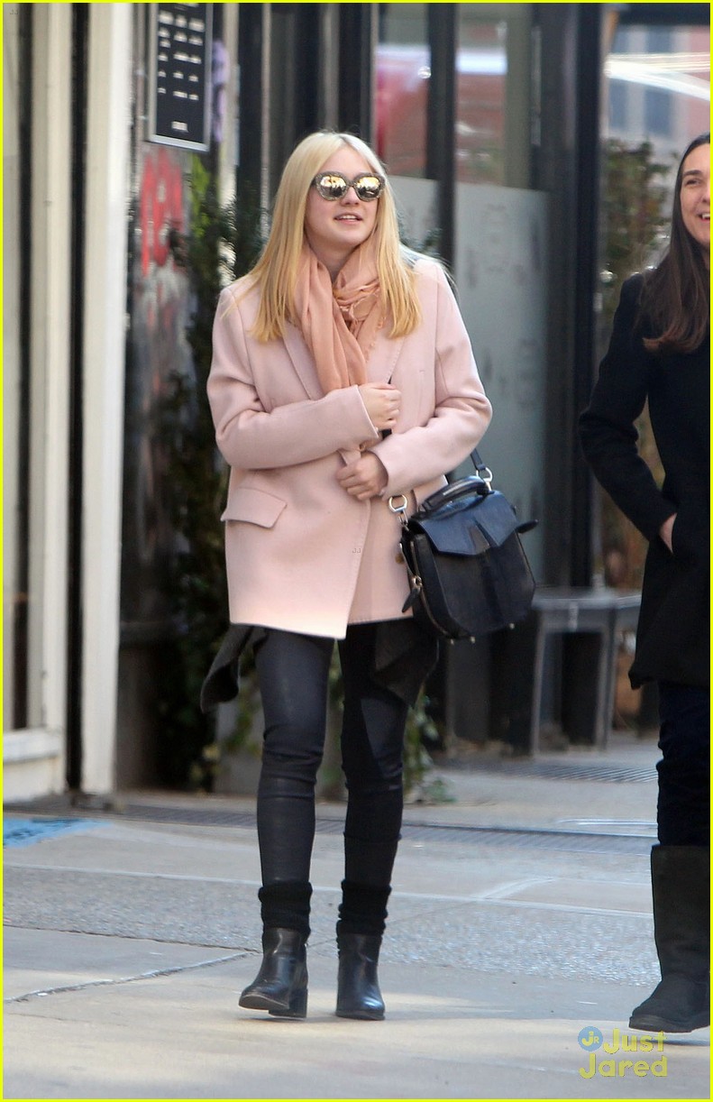 Dakota Fanning: Soho Stroll with Friends