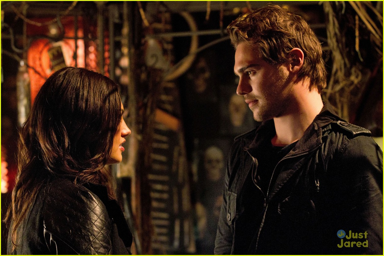 Grey Damon on 'Secret Circle' -- First Pics!