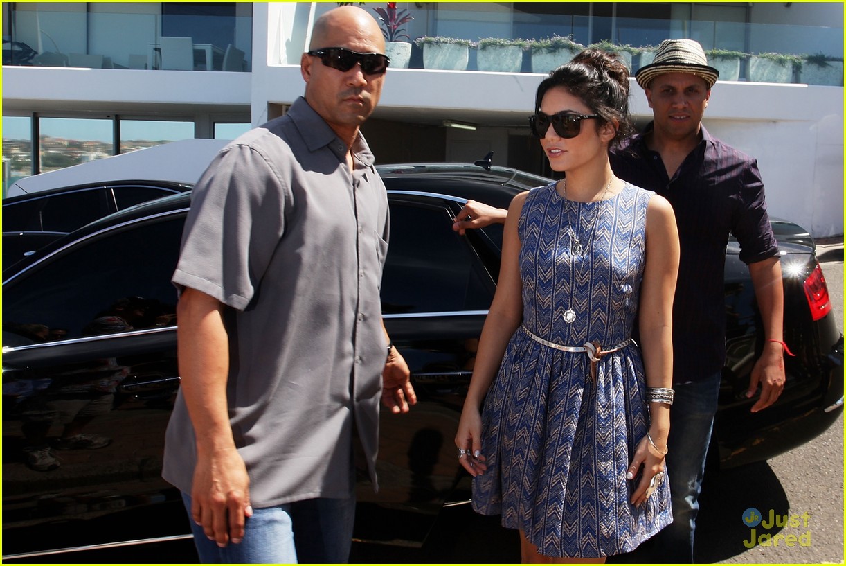 Vanessa Hudgens & Josh Hutcherson: Journey 2 Bondi Beach