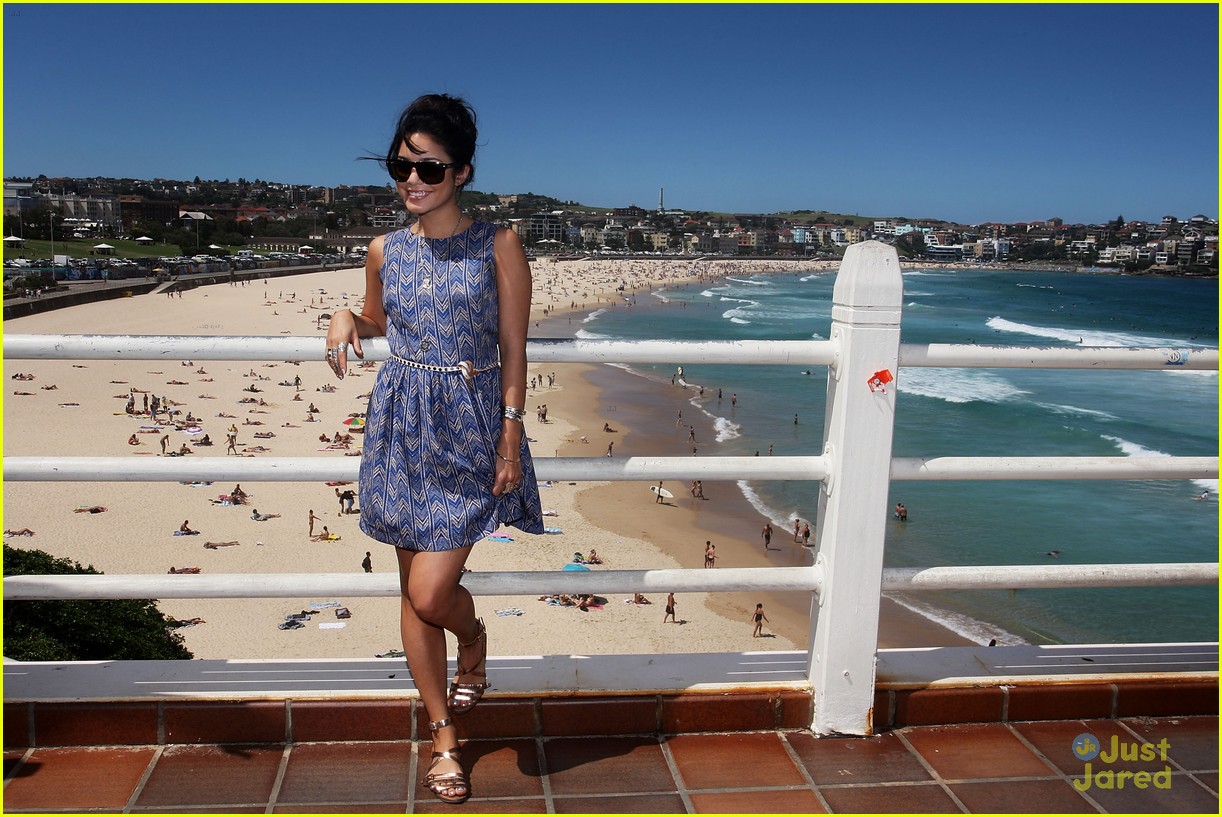 Vanessa Hudgens & Josh Hutcherson: Journey 2 Bondi Beach
