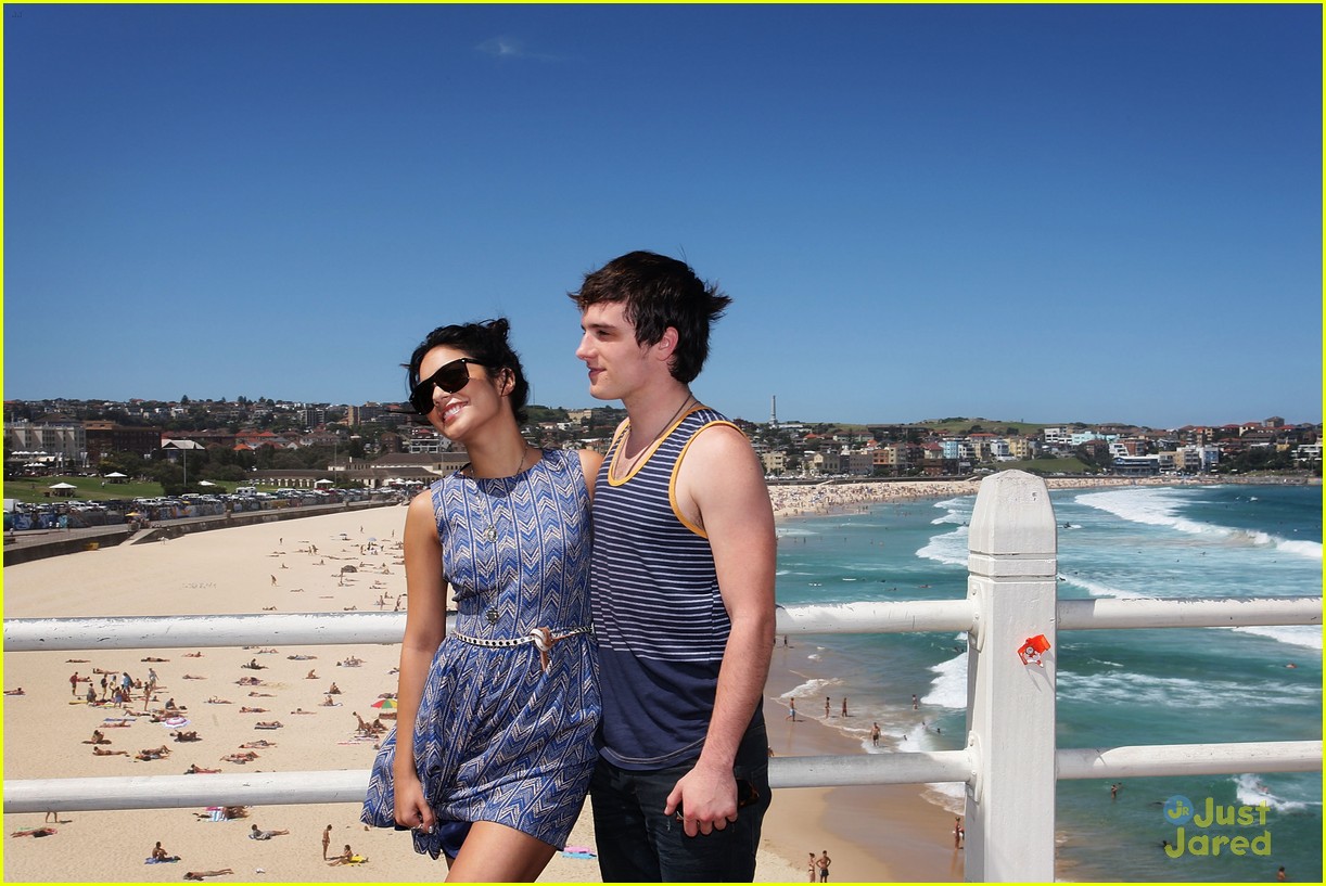 Vanessa Hudgens & Josh Hutcherson: Journey 2 Bondi Beach