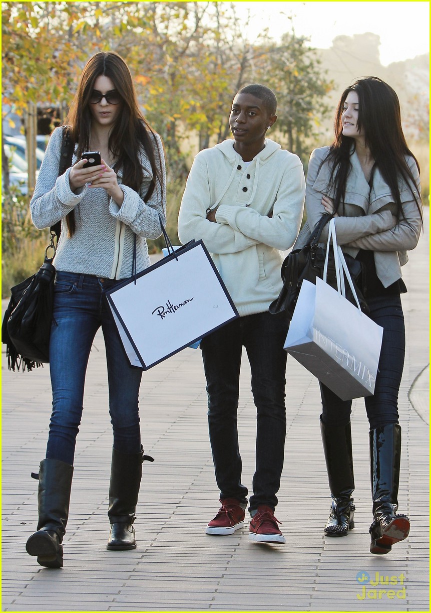 Kylie & Kendall Jenner: Malibu Shoppers