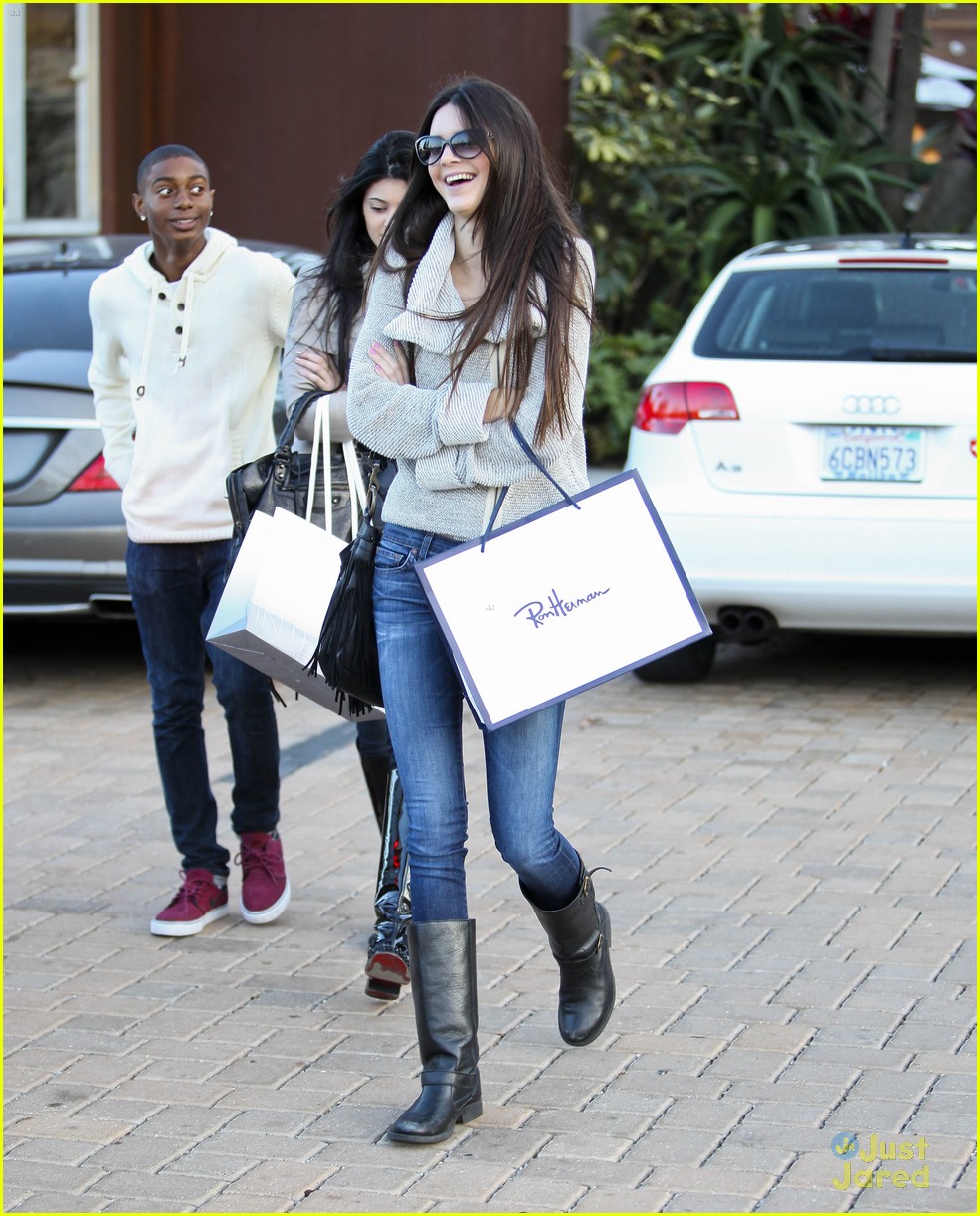 Kylie & Kendall Jenner: Malibu Shoppers