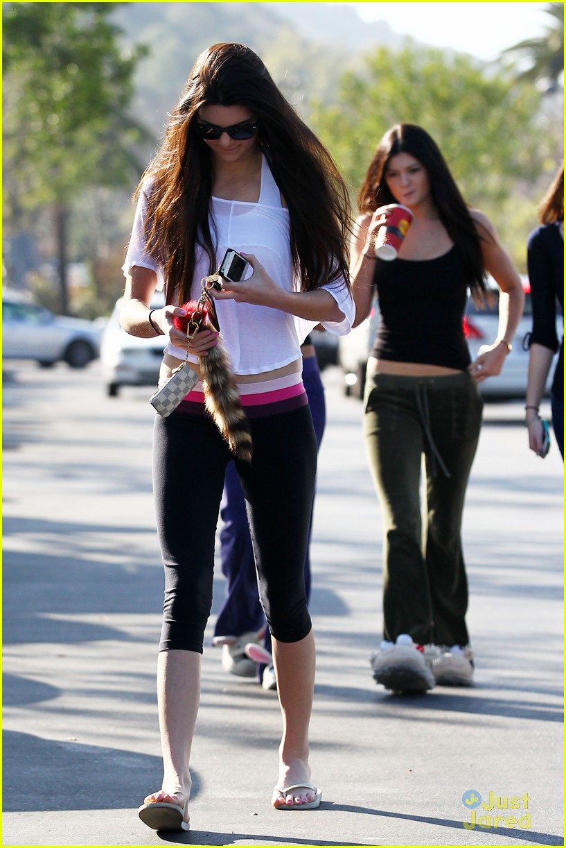 Kendall & Kylie Jenner: Pickup Stix Sisters