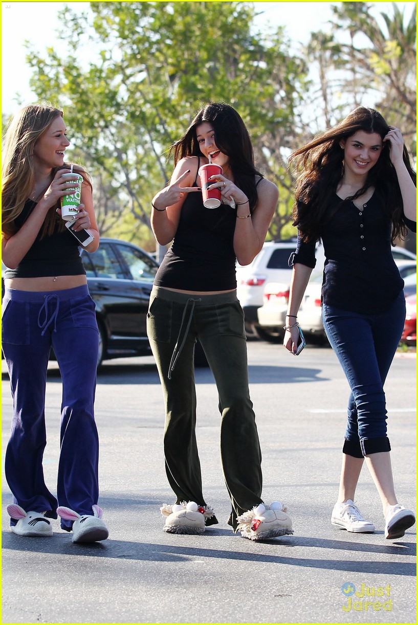 Kendall & Kylie Jenner: Pickup Stix Sisters