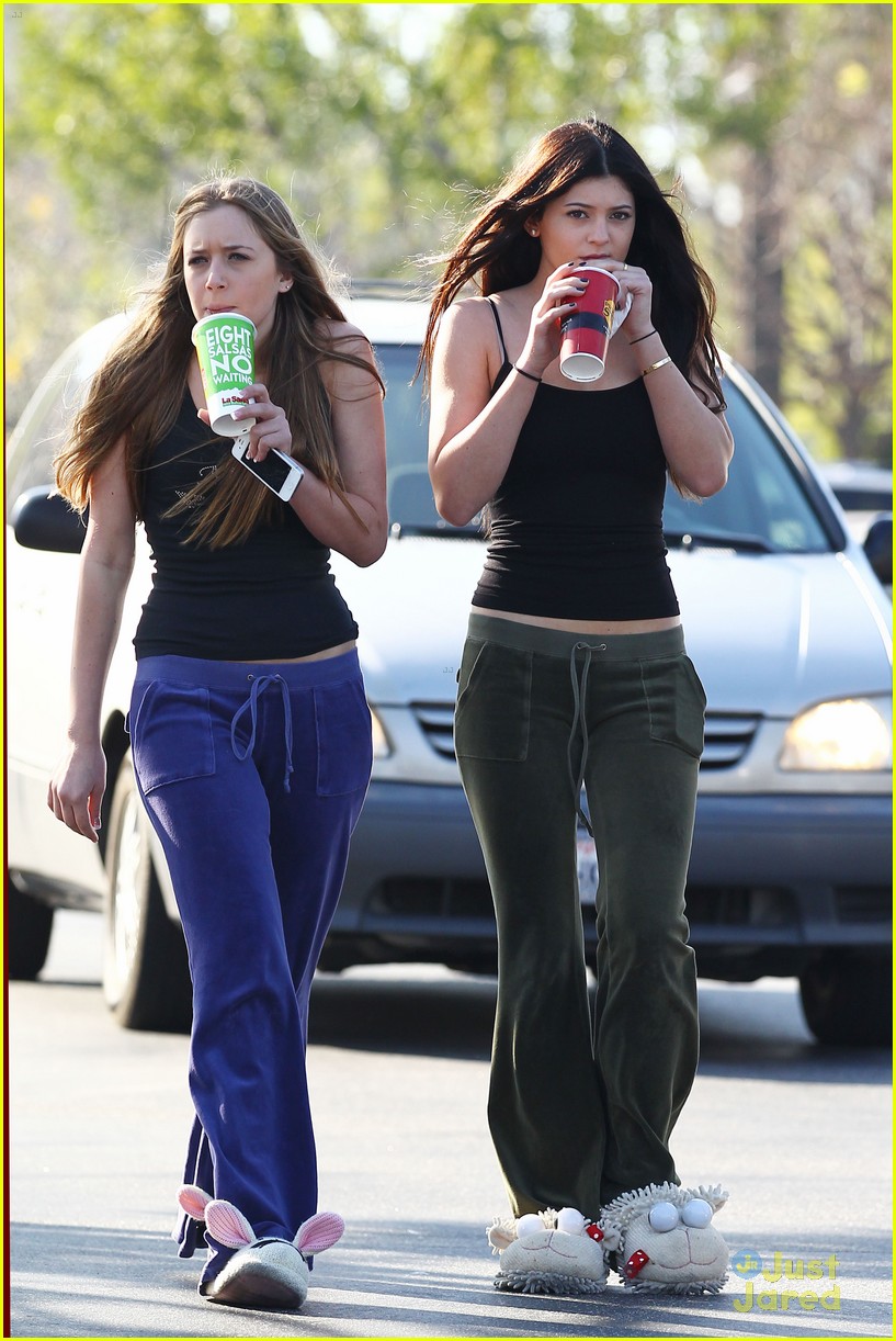 Kendall & Kylie Jenner: Pickup Stix Sisters