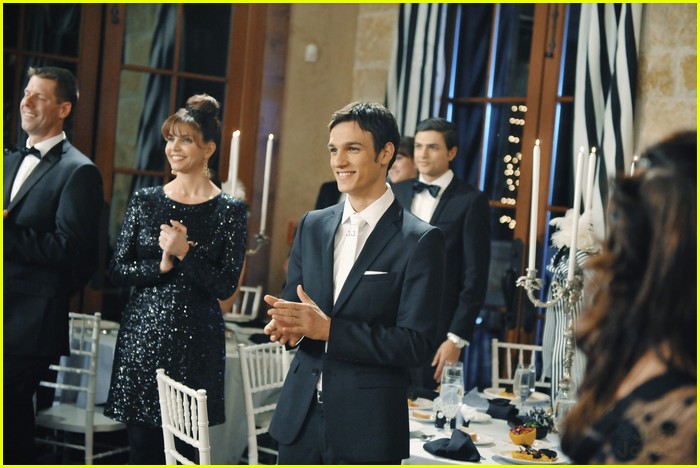 The Lying Game: Black & White Ball!