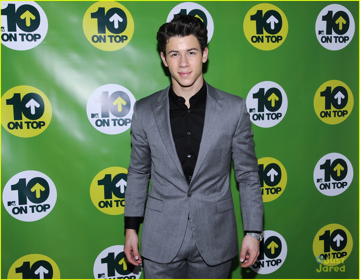 Nick Jonas: MTV's 10 on Top Co-Host!