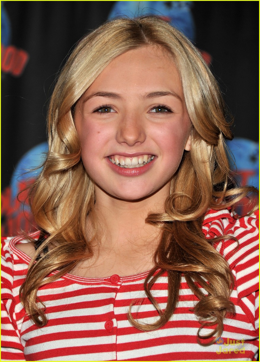 Peyton List Hits Planet Hollywood