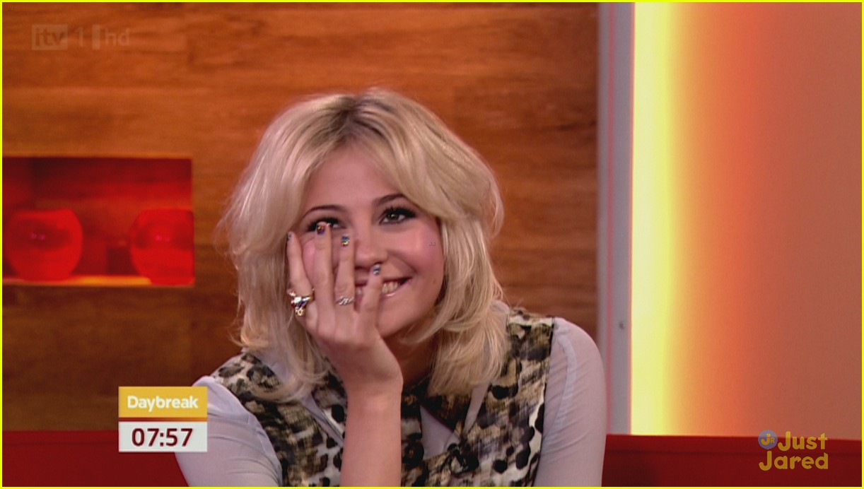 Pixie Lott 'Kisses The Stars' on Daybreak