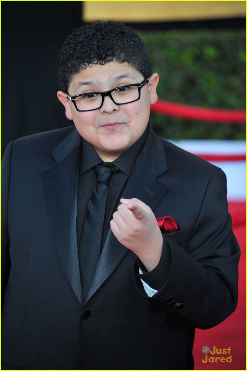 Rico Rodriguez & Nolan Gould Meet Brad Pitt!