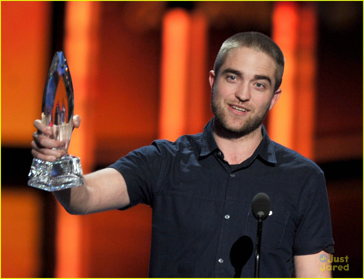 Robert Pattinson: People's Choice Awards with Betty White!