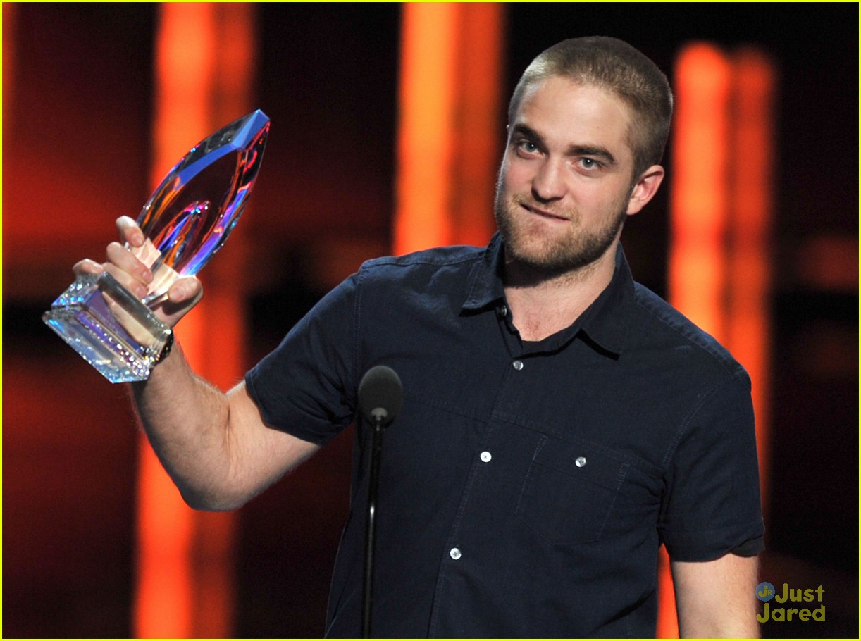 Robert Pattinson: People's Choice Awards with Betty White!