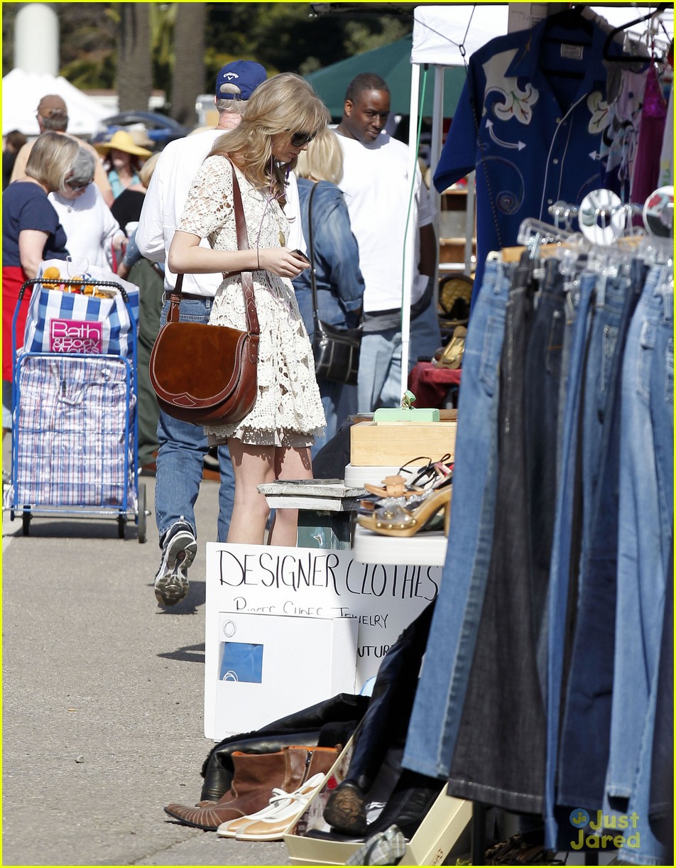 Taylor Swift: Flea Market Master