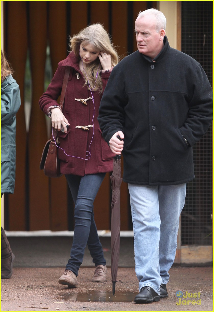 Taylor Swift: London Zoo Lady