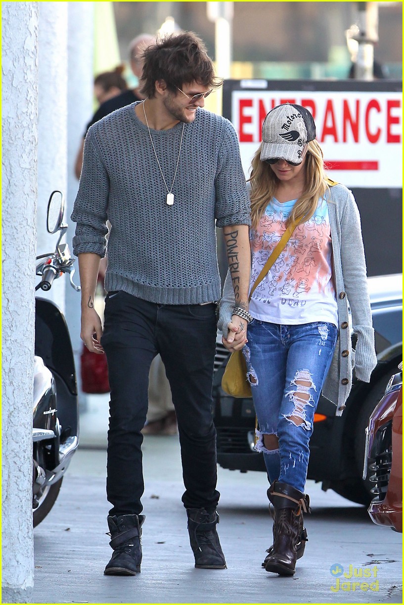 Ashley Tisdale & Martin Johnson: Holding Hands!