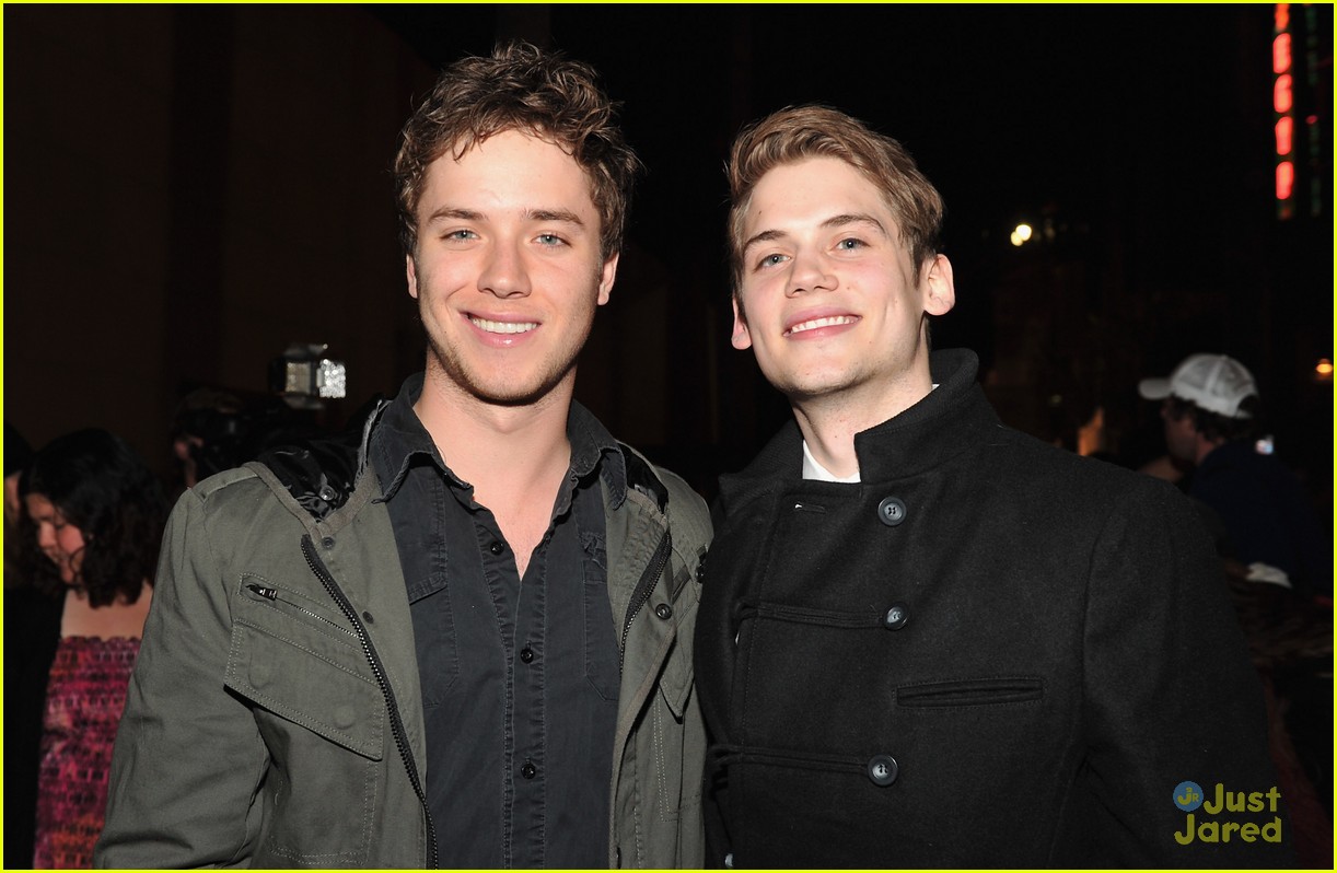 Tony Oller: 'Someone Like You' Cover!