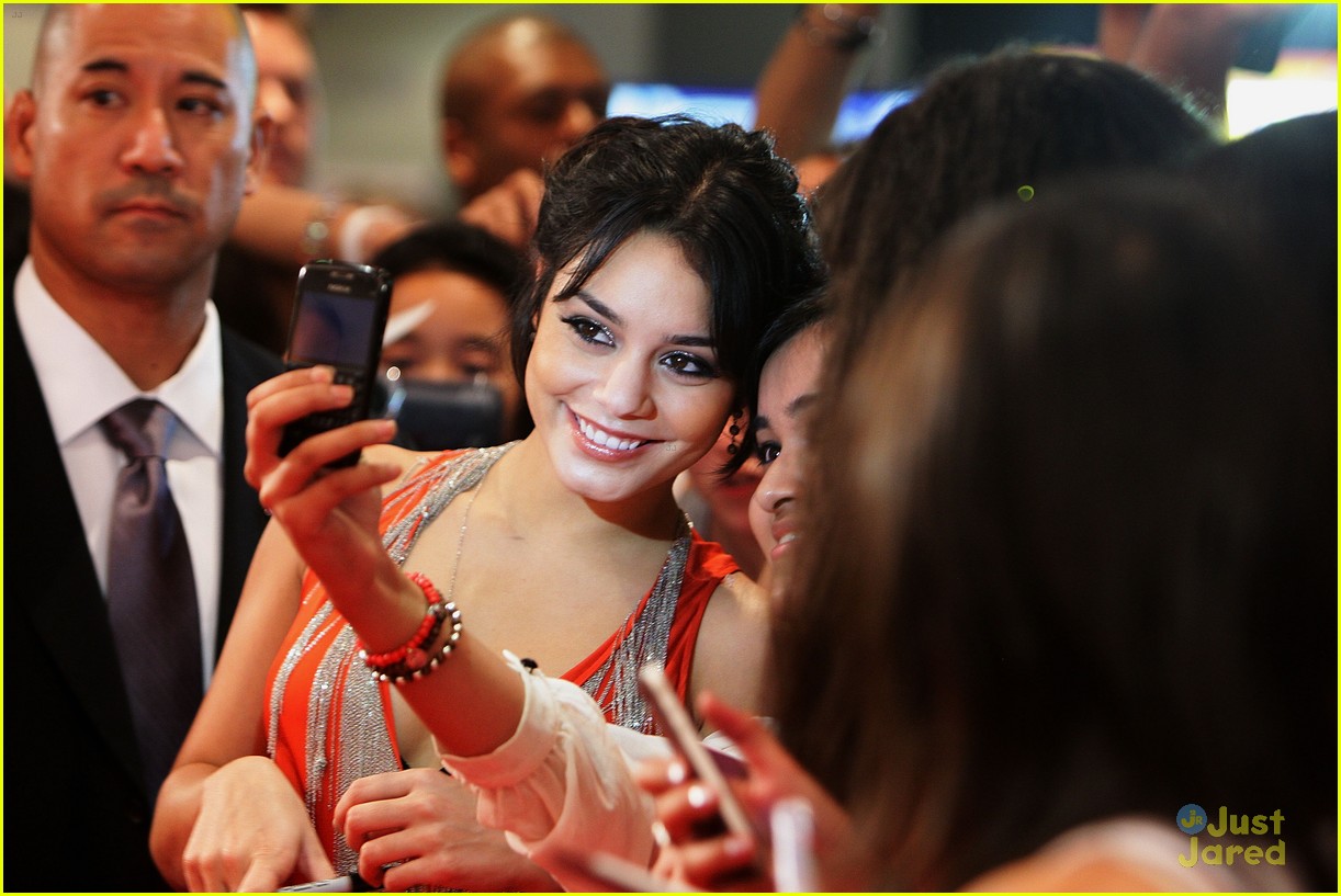 Vanessa Hudgens: Silver Fringe in Sydney!