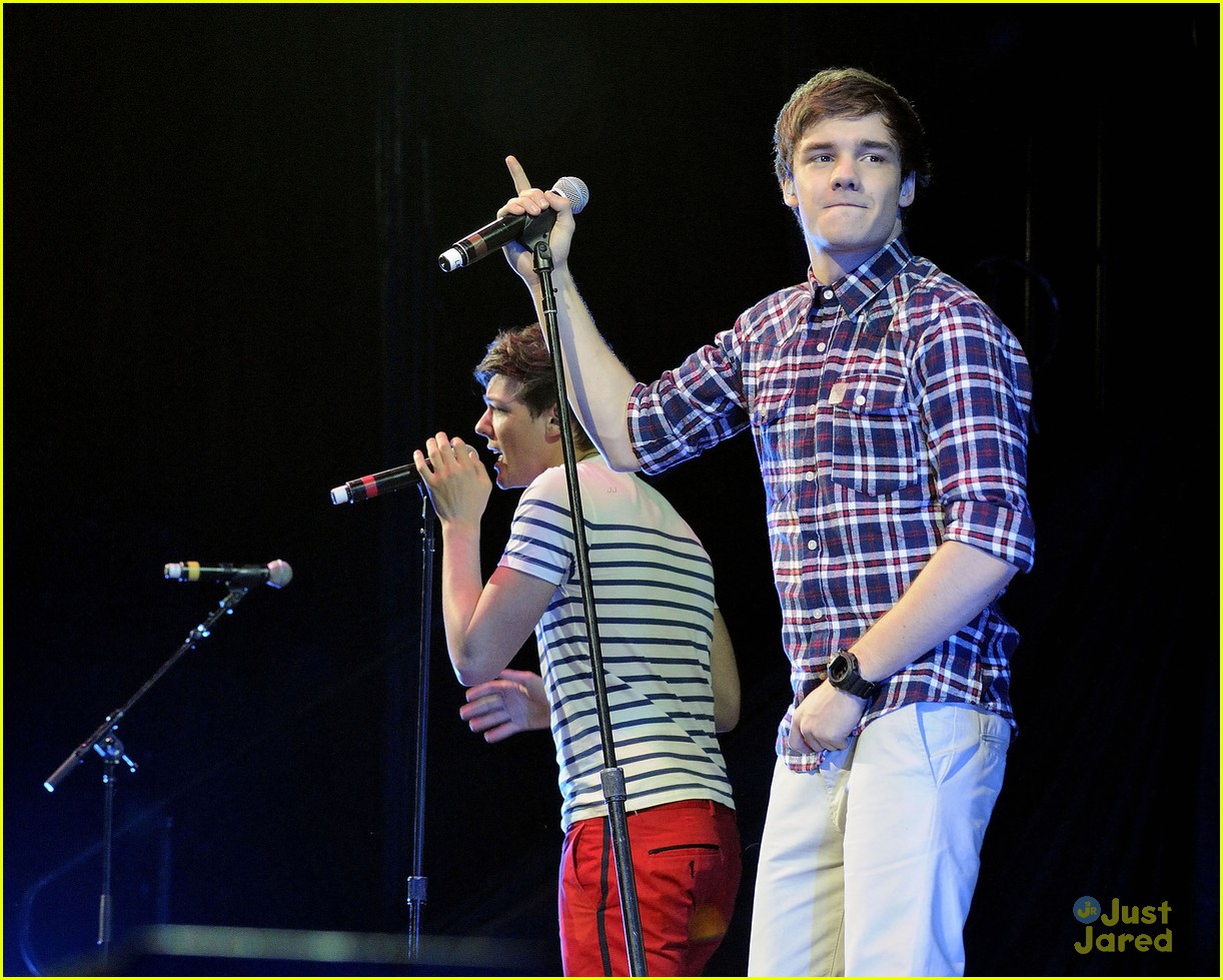 One Direction Takes Over New Music Live!