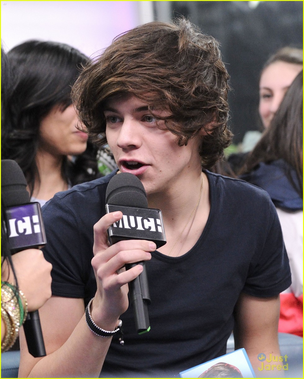 One Direction Takes Over New Music Live!