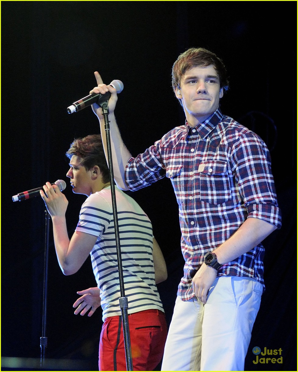 One Direction Takes Over New Music Live!