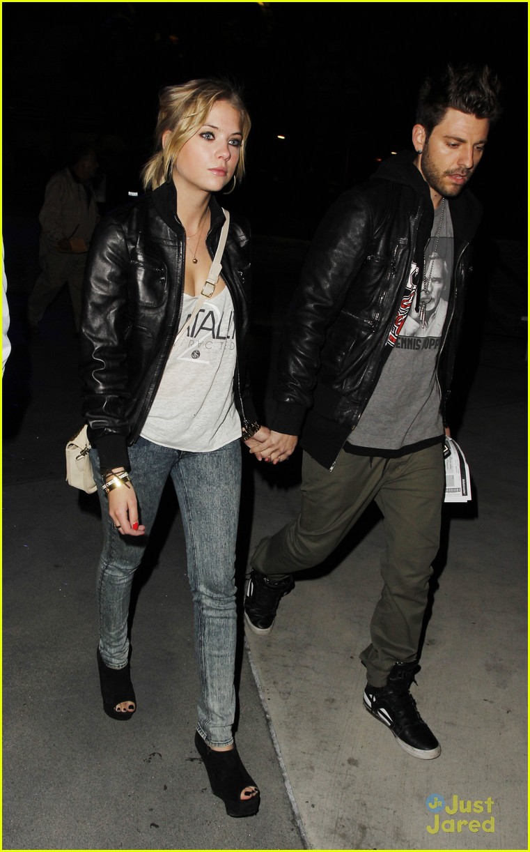 Ashley Benson: Lakers Game with Ryan Good!