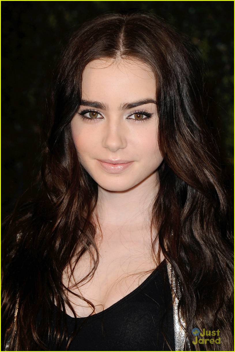 Lily Collins: Vanity Fair Oscar Party!