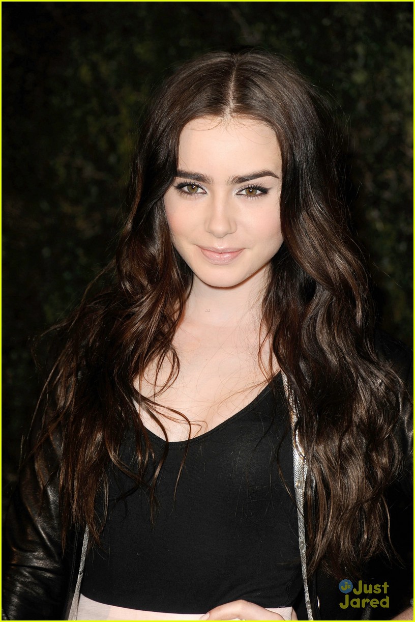 Lily Collins: Vanity Fair Oscar Party!