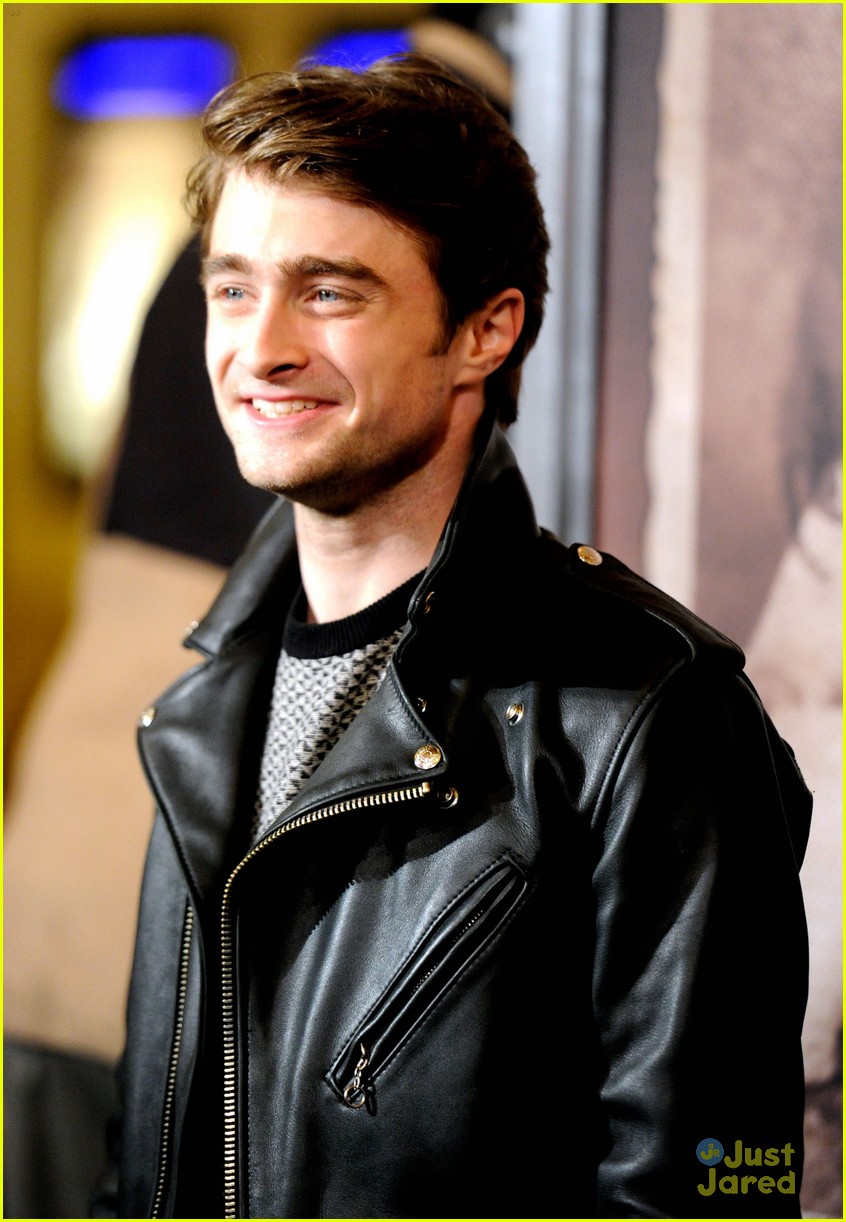 Daniel Radcliffe Makes Super Bowl Bet with Ellen DeGeneres