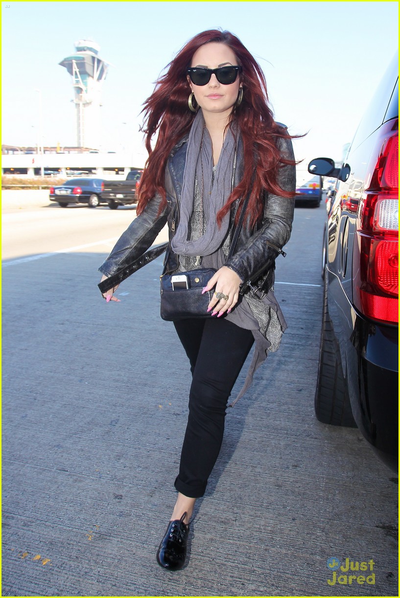Demi Lovato: Off To Chile!