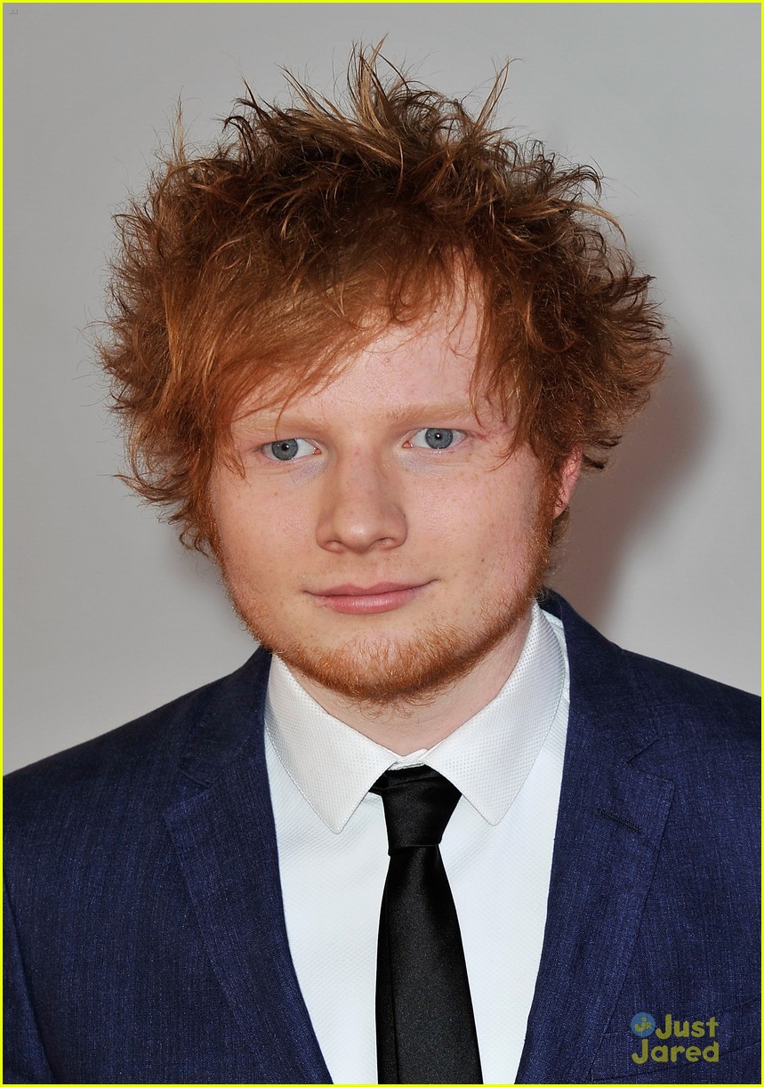 Ed Sheeran Wins Best British Male Artist at BRITs 2012!