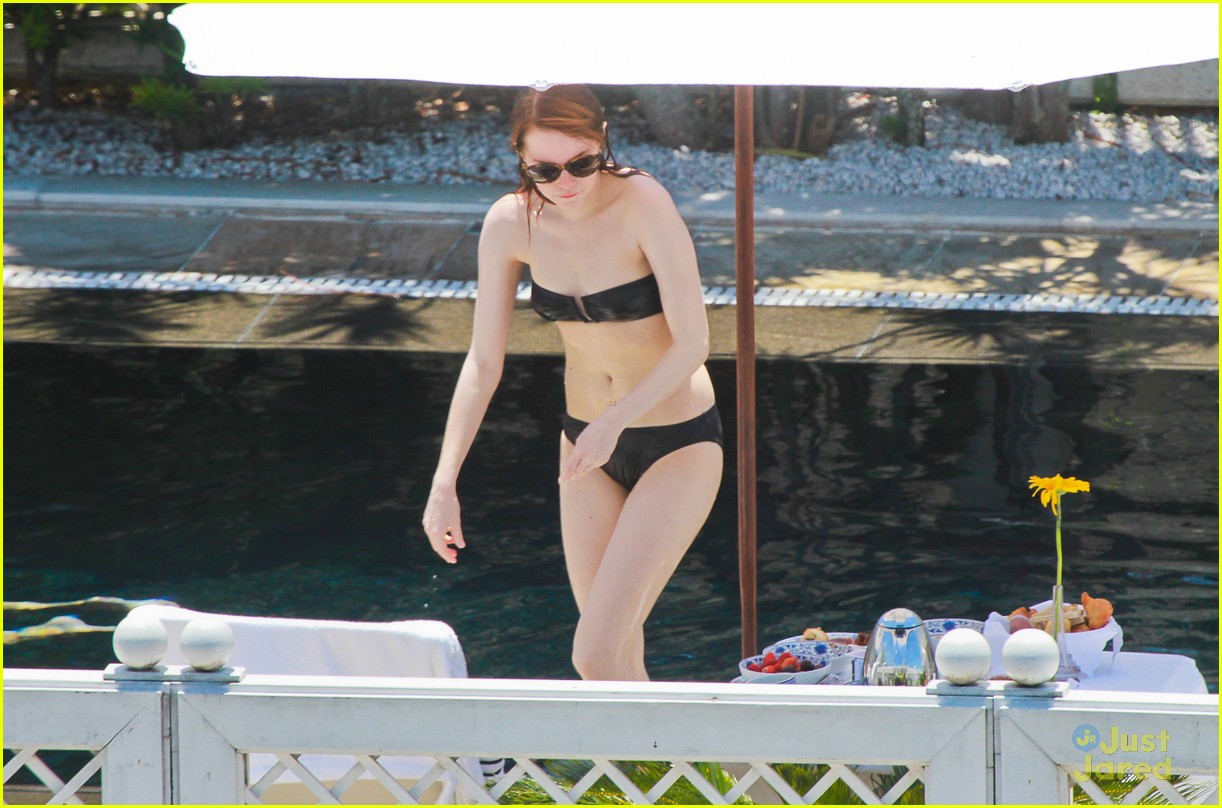 Emma Stone: Black Bikini in Brazil!