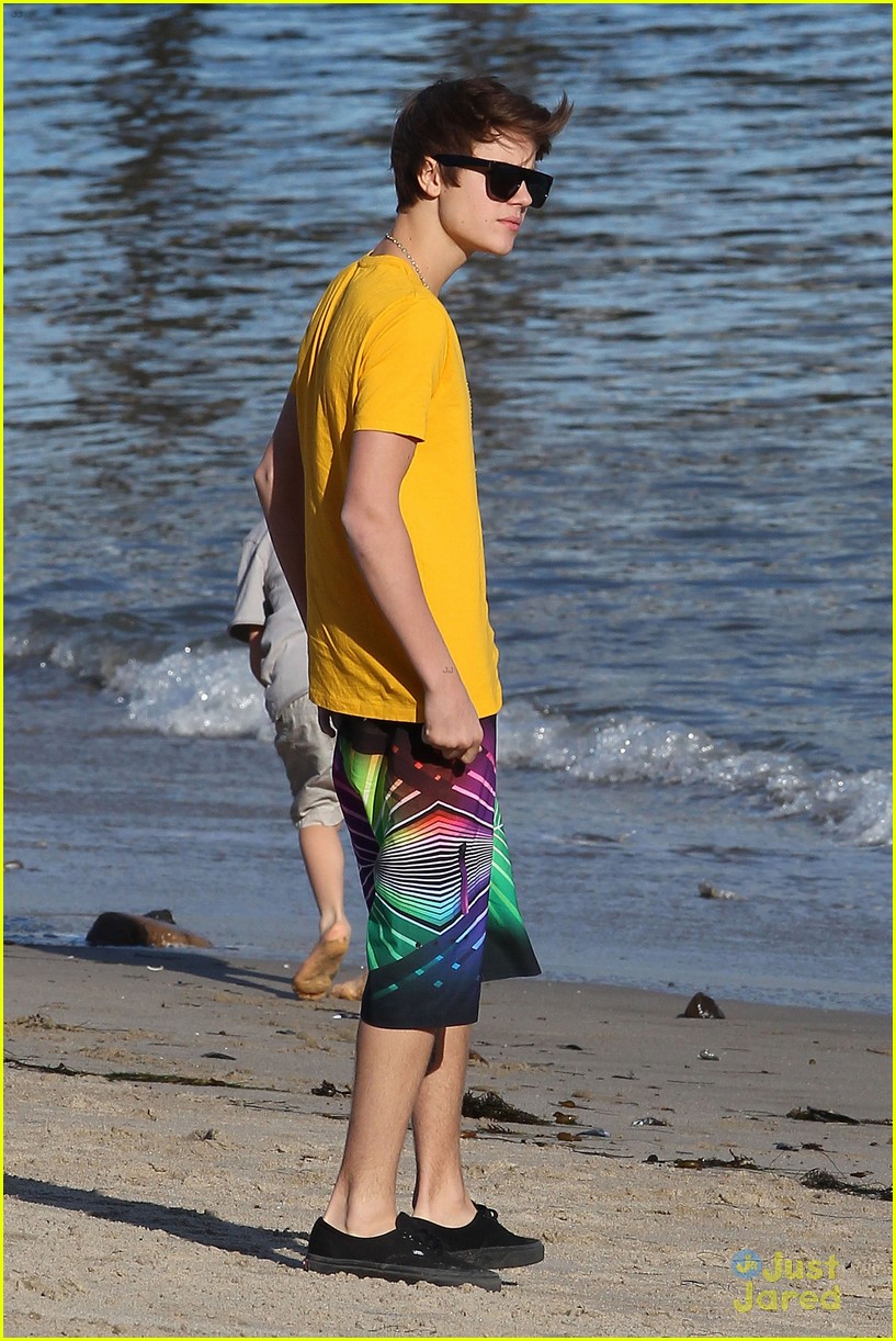 Selena Gomez: Beach Time With Justin Bieber's Family!