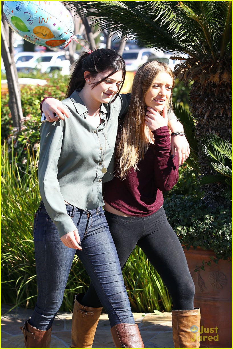 Kendall & Kylie Jenner: Help Find Dolce!