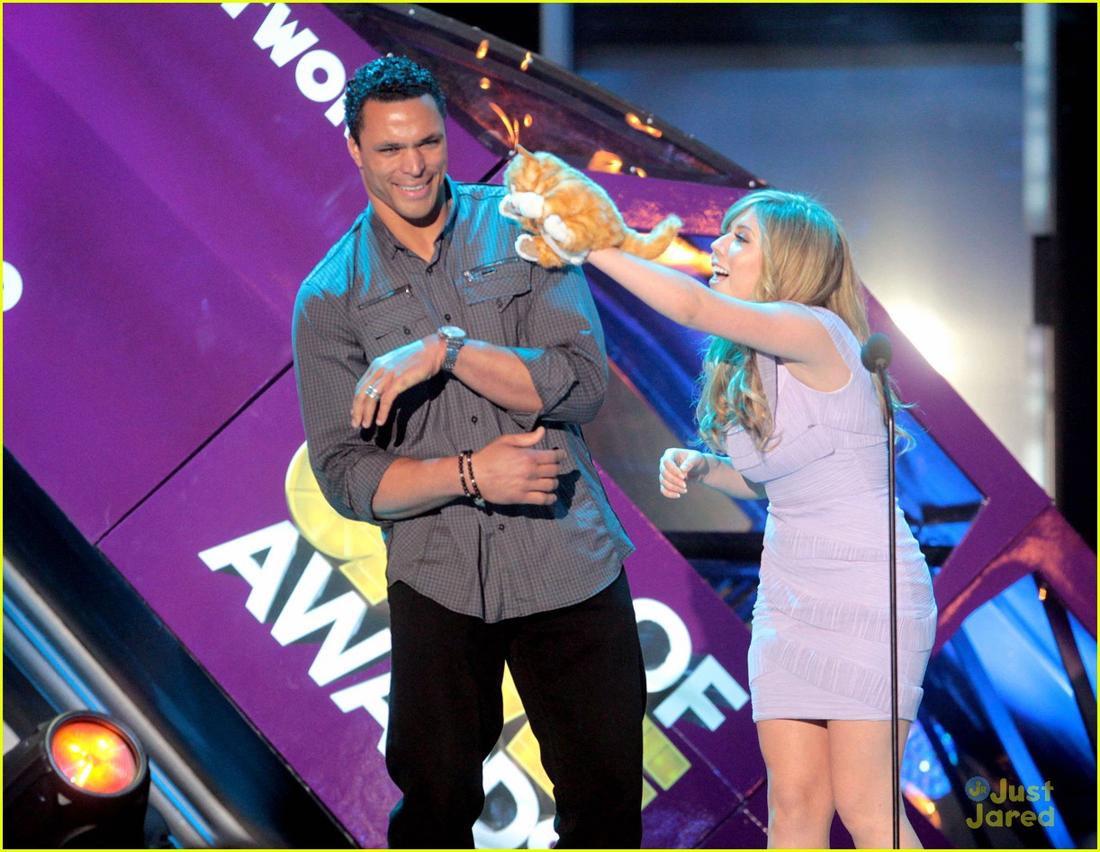 Jennette McCurdy: Hall of Game Awards with Nathan Kress!