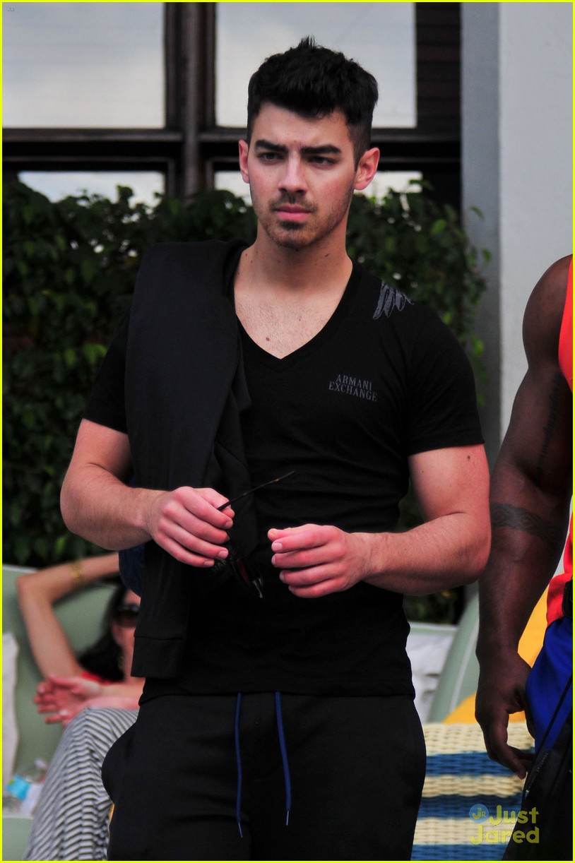 Joe Jonas Has More Clothes than His Female Friends