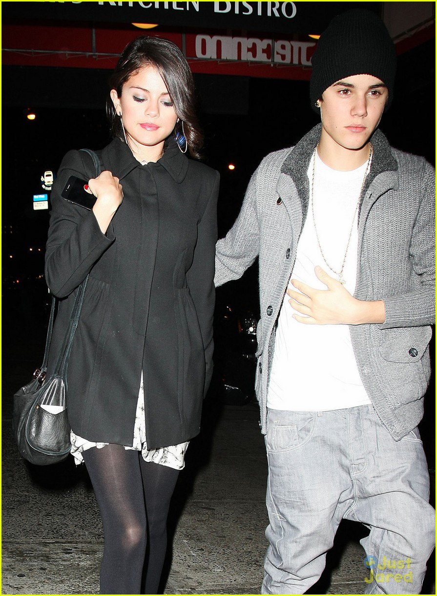 Selena Gomez & Justin Bieber: Thai Twosome