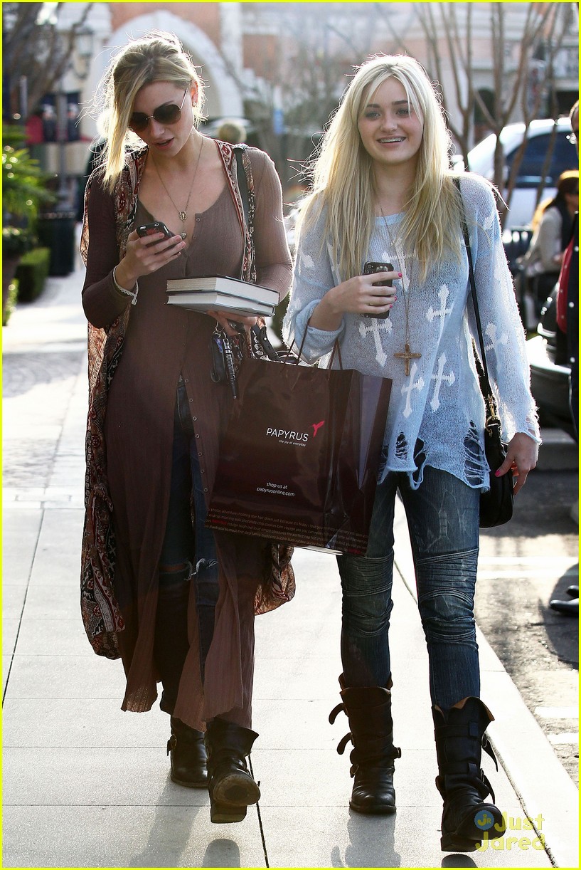 Aly & AJ Michalka: Book Run!