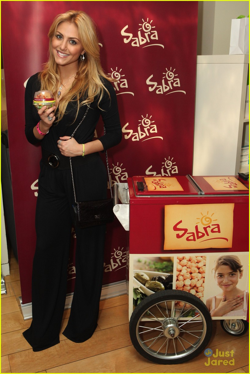 Cassie Scerbo: Kari Feinstein Oscar Suite-heart