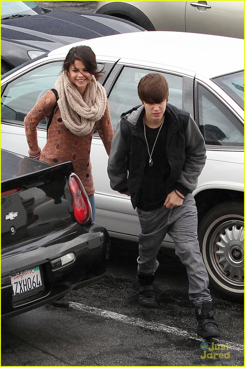 Selena Gomez & Justin Bieber: iHop Breakfast Date