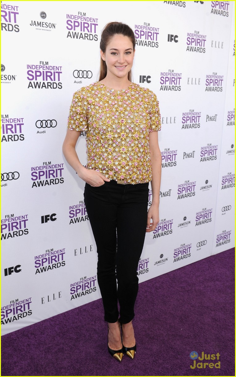 Shailene Woodley WINS at Spirit Awards 2012!