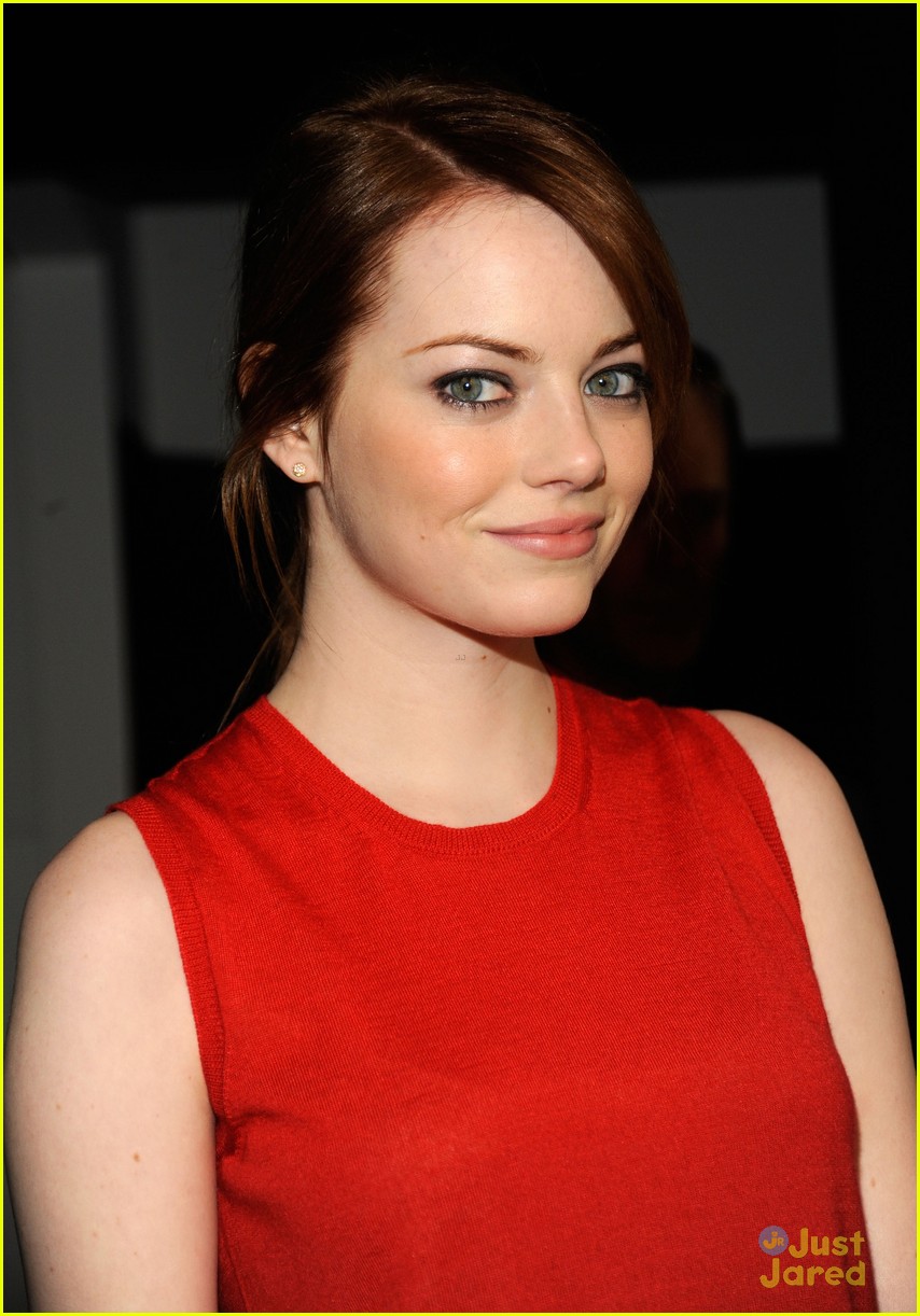 Emma Stone: Oscars 2012 Presenter!
