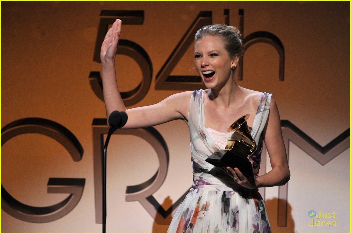 Taylor Swift - Grammy Awards 2012
