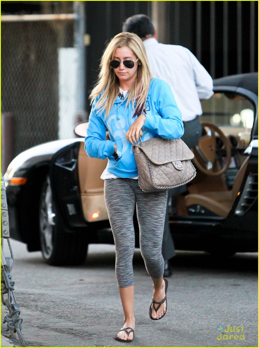 Ashley Tisdale & Martin Johnson: Valentine's Day Getaway