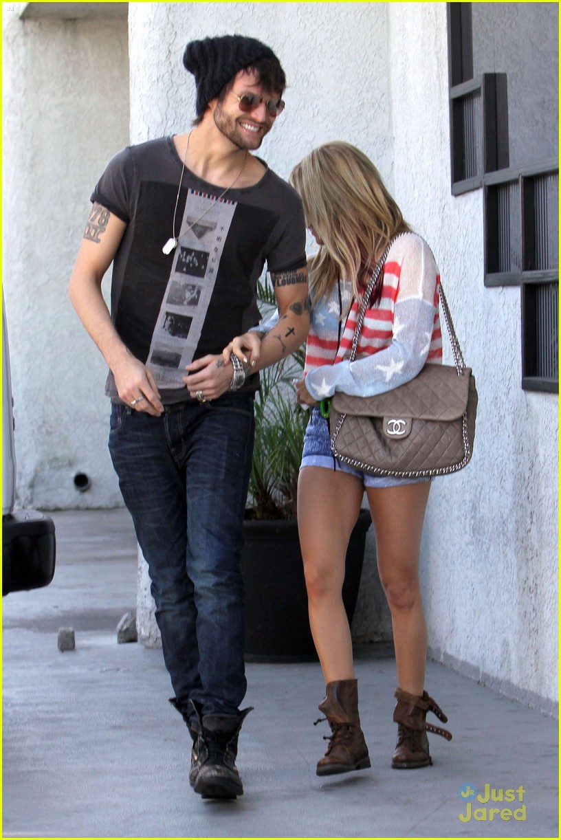 Ashley Tisdale & Martin Johnson: Valentine's Day Getaway