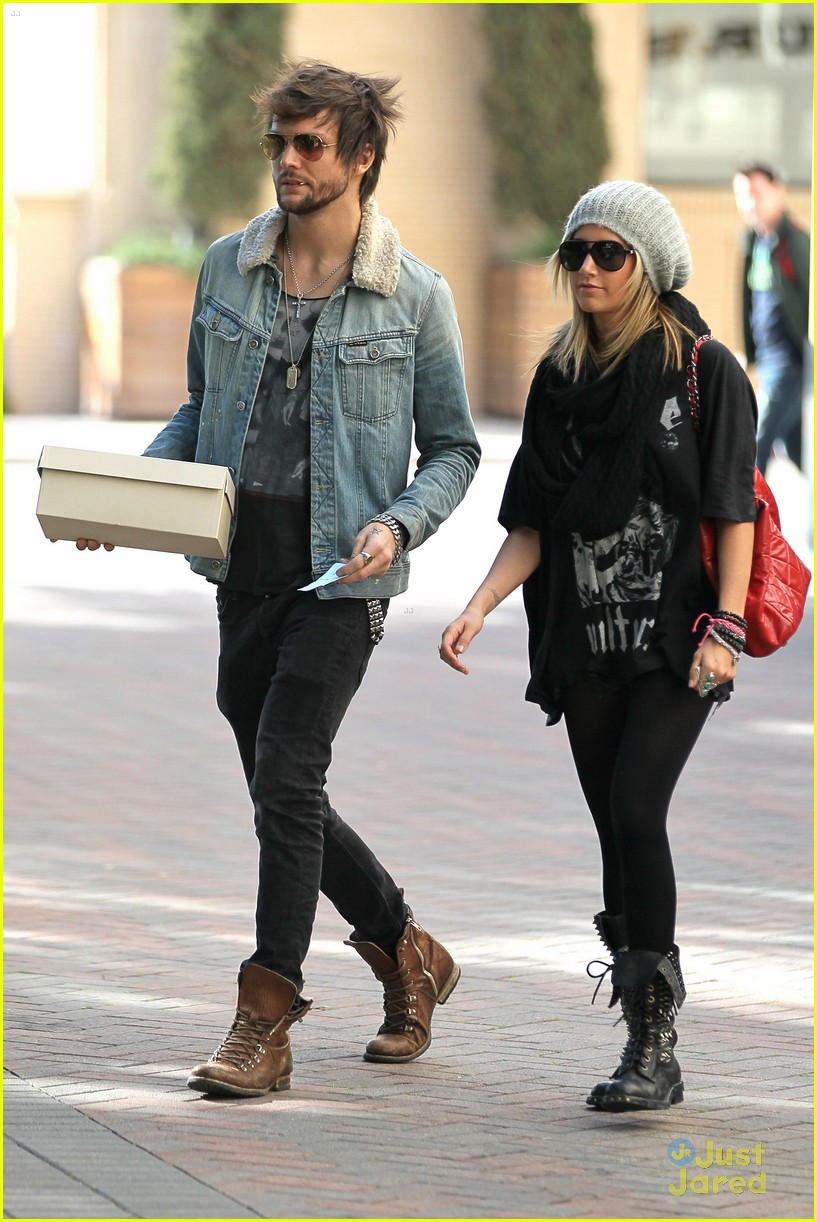 Ashley Tisdale & Martin Johnson: Shopping in Beverly Hills