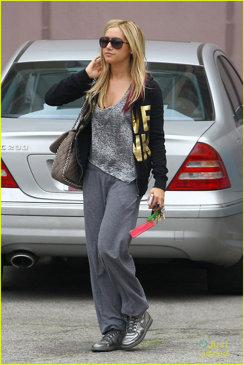 Ashley Tisdale: Sunny Studio Stop