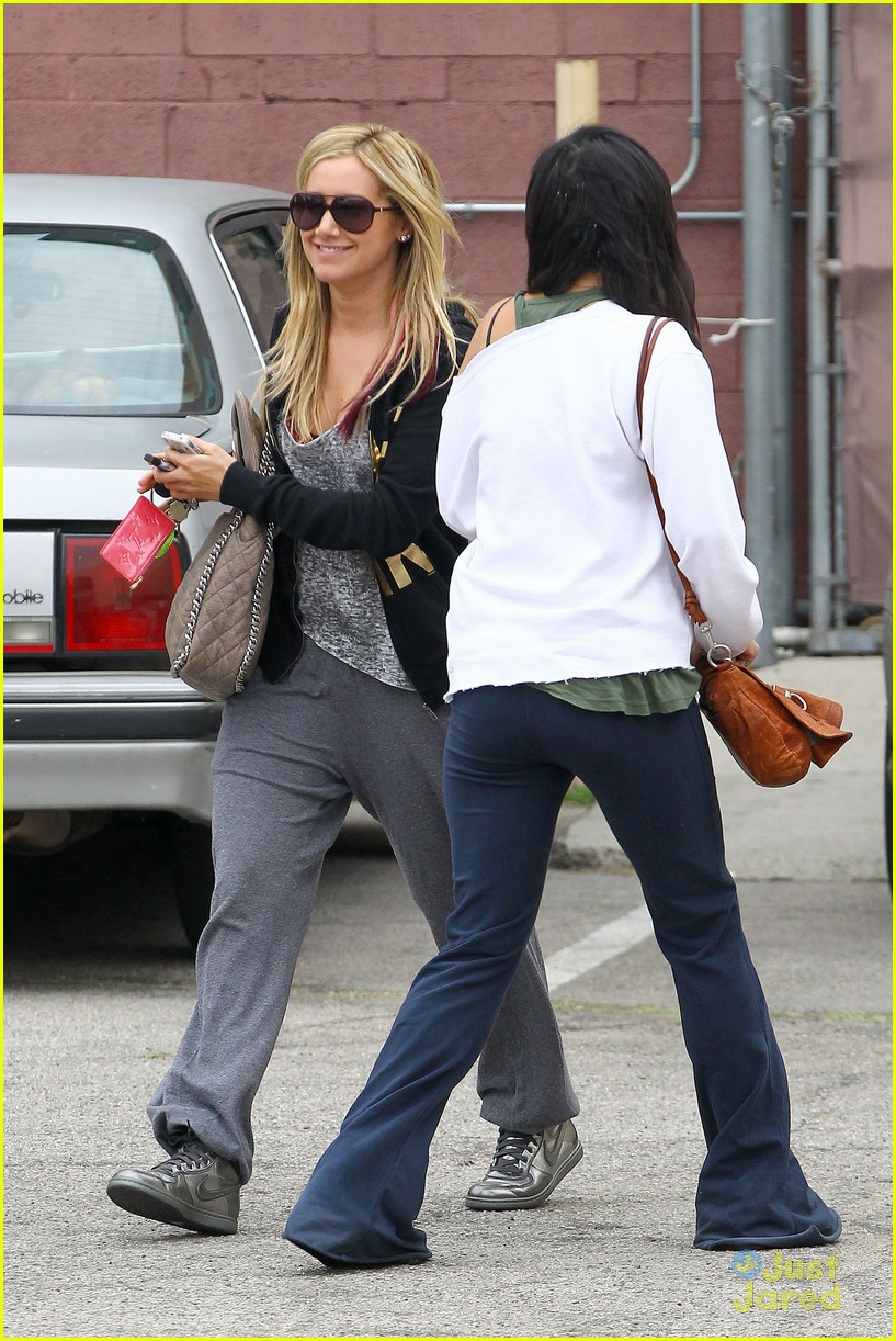 Vanessa Hudgens & Ashley Tisdale: Dancing Darlings