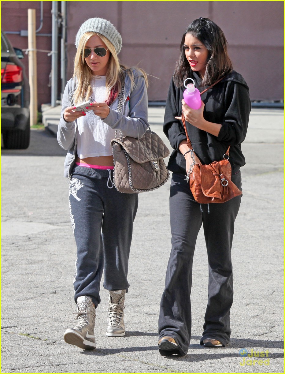 Vanessa Hudgens & Ashley Tisdale: Dance Class Cuties