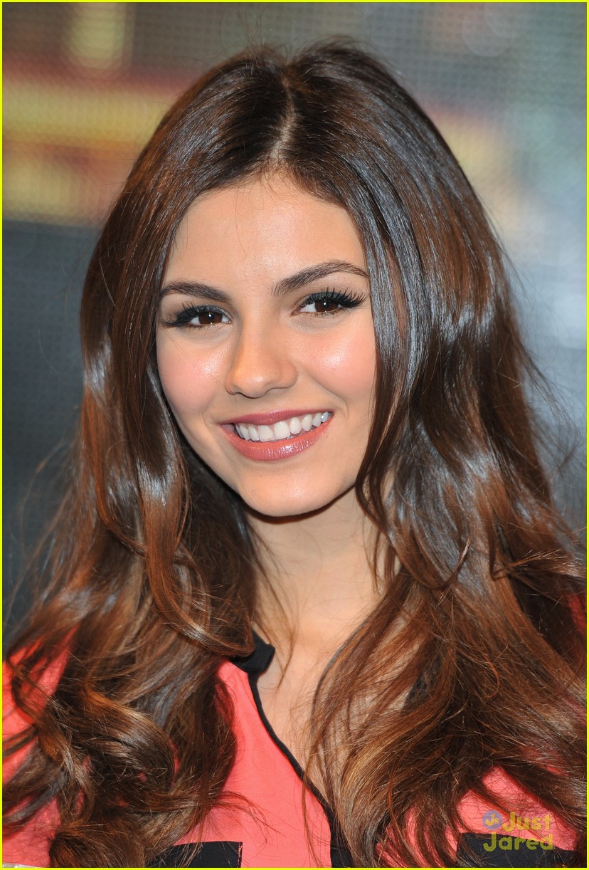 Victoria Justice: HMV Hottie